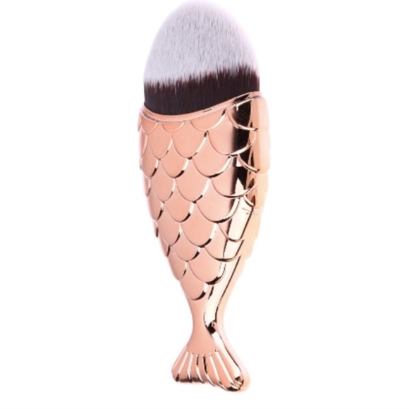 ☀️SUMMER SALE☀️ Set of Two Mermaid Makeup Brushes - Picture 3 of 8